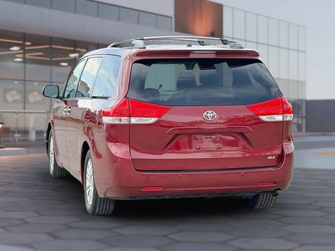 Used 2014 Toyota Sienna XLE FWD image 8