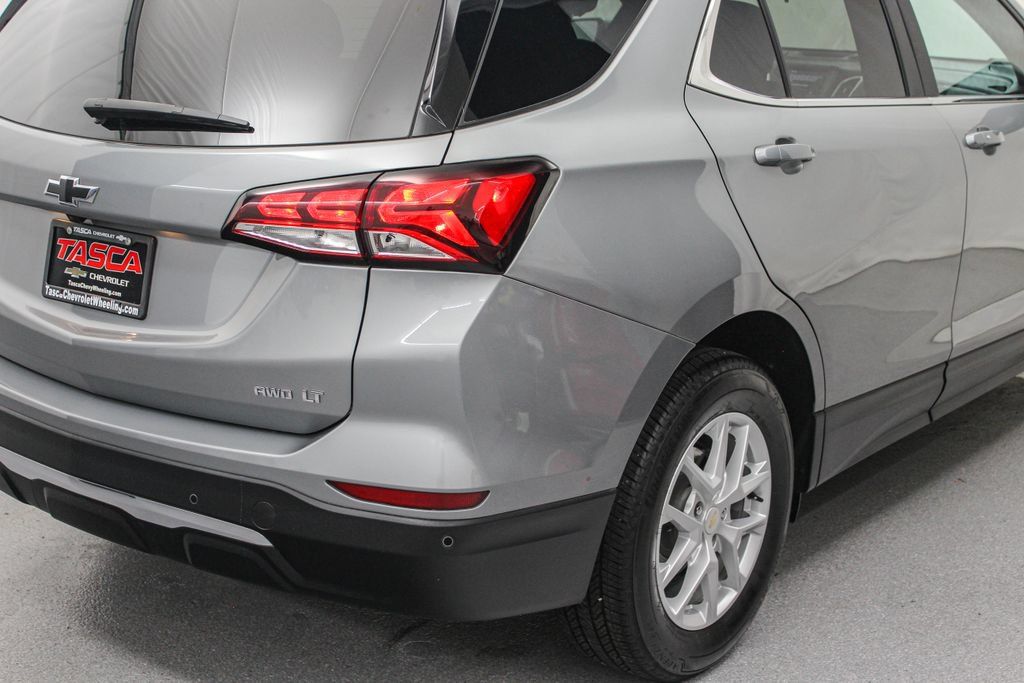 Used 2023 Chevrolet Equinox LT AWD/4WD image 11