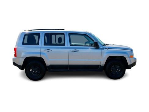 Used 2017 Jeep Patriot Sport w/ Power Value Group image 4
