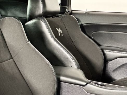 Used 2016 Dodge Challenger R/T Scat Pack w/ Leather Interior Group image 40