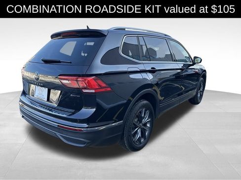 Used 2022 Volkswagen Tiguan SE image 8