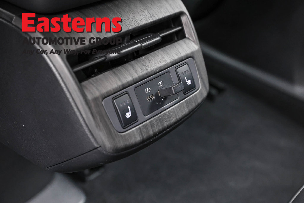 Used 2023 Nissan Ariya AWD image 25