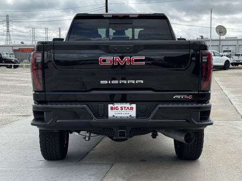 Used 2025 GMC Sierra 2500 AT4 image 9