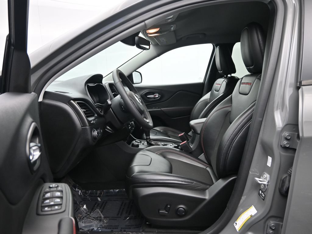 Used 2023 Jeep Cherokee Trailhawk w/ Trailer Tow Group AWD/4WD image 26