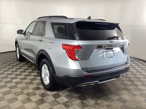 Used 2023 Ford Explorer XLT w/ Equipment Group 202A image 4