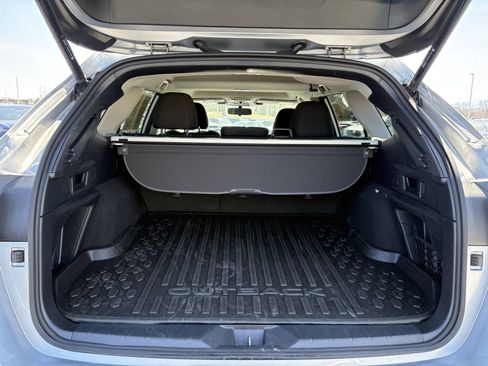Used 2025 Subaru Outback Premium AWD/4WD image 12