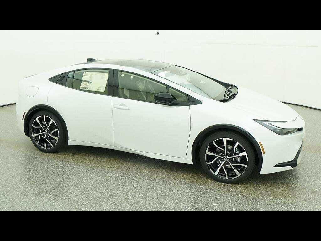 New 2026 Toyota Prius Plug-In Hybrid FWD image 28