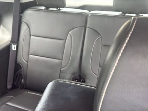 Used 2020 GMC Acadia SLT w/ Trailering Package FWD image 27