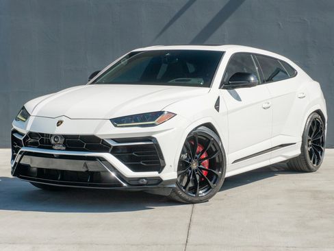 Used 2021 Lamborghini Urus AWD/4WD image 3