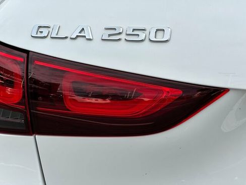Certified 2022 Mercedes-Benz GLA 250 4MATIC image 34