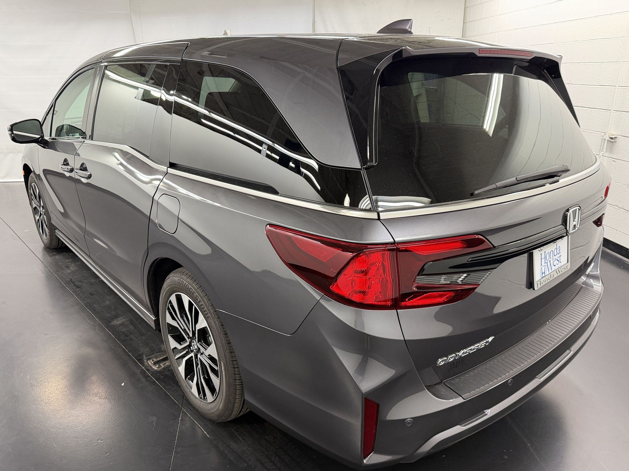 New 2027 Honda Odyssey Elite image 3
