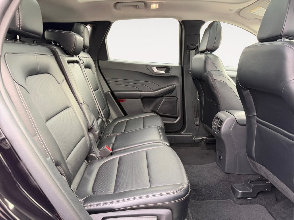 Used 2025 Ford Escape Platinum AWD/4WD image 23