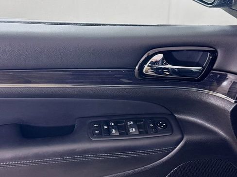 Used 2020 Jeep Grand Cherokee Overland image 17