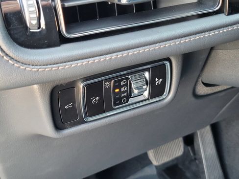 Used 2026 Lincoln Aviator 2WD w/ Jet Appearance Package image 18