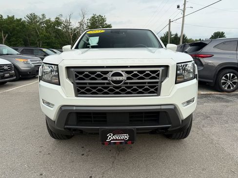 Used 2023 Nissan Frontier SV w/ SV Convenience Package AWD/4WD image 2