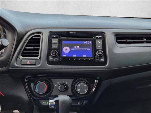 Used 2021 Honda HR-V LX image 14