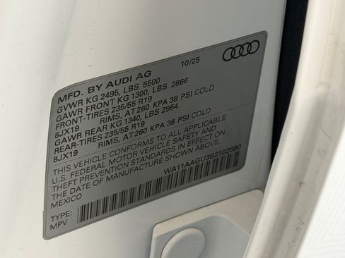 Used 2025 Audi Q5 Premium w/ Convenience Package AWD/4WD image 25
