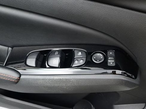 Used 2025 Nissan Altima 2.5 SR AWD/4WD image 9