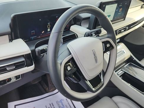 Used 2025 Lincoln Aviator Reserve w/ Equipment Group 201A image 18