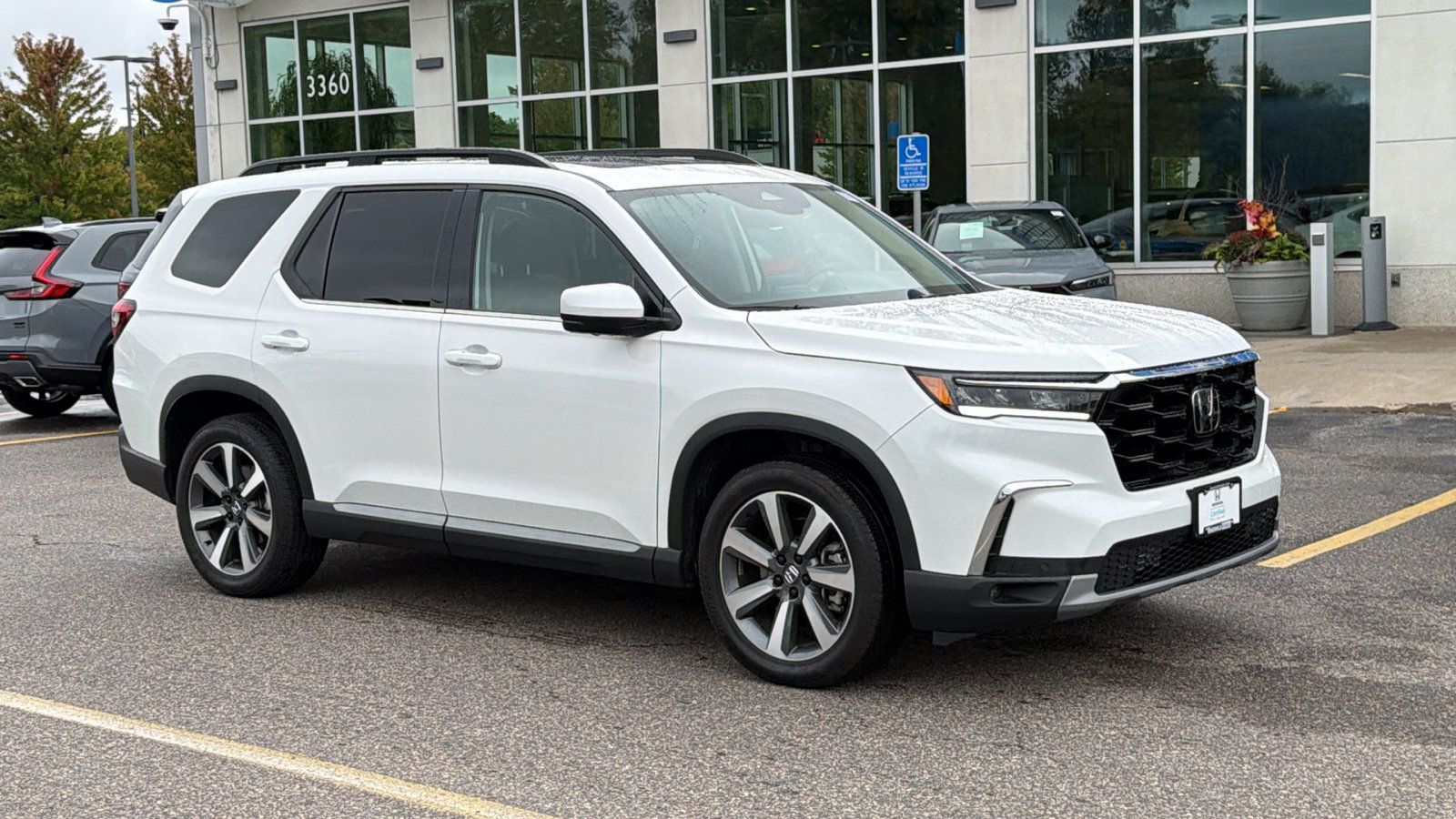 Certified 2025 Honda Pilot Elite image 1