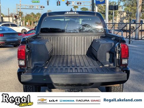Used 2022 Toyota Tacoma SR5 w/ Trail Edition image 8