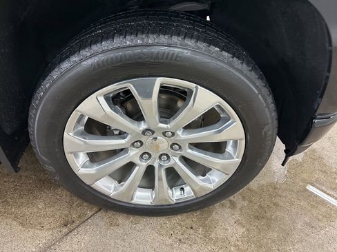 Used 2020 Chevrolet Silverado 1500 High Country w/ Technology Package image 15