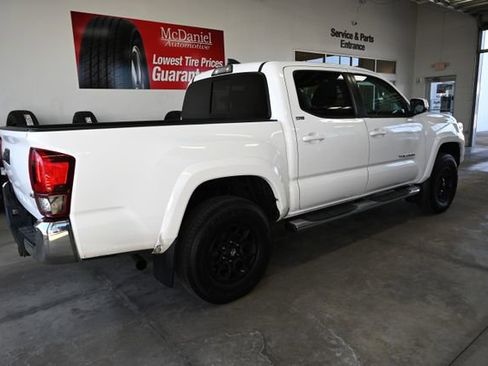 Used 2019 Toyota Tacoma SR5 AWD/4WD image 5