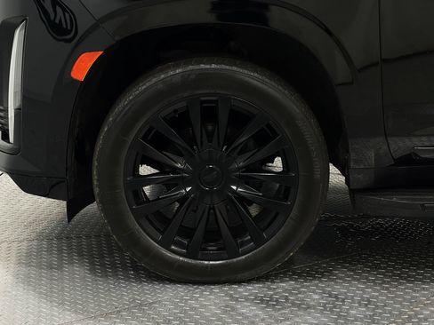 Used 2021 Cadillac Escalade Premium Luxury AWD/4WD image 34