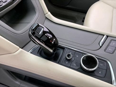 Used 2021 Cadillac XT6 Premium Luxury image 16