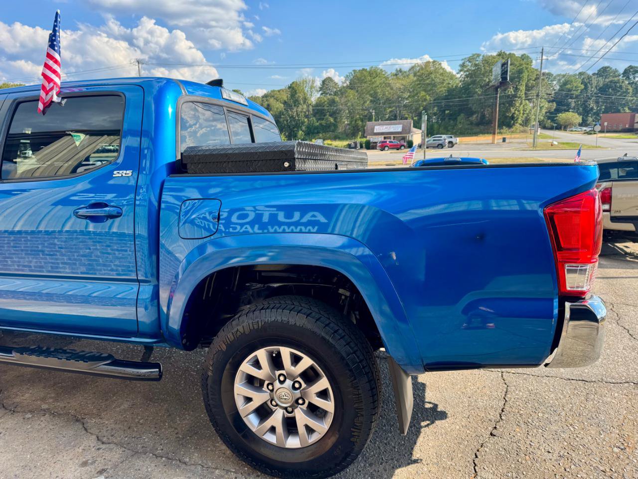 Used 2016 Toyota Tacoma SR5 w/ SR5 Appearance Package (SN) AWD/4WD image 13