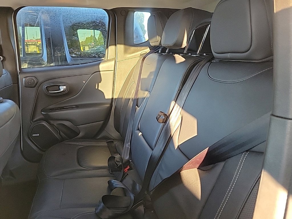 Used 2021 Jeep Renegade Limited w/ Sun & Sound Group AWD/4WD image 14