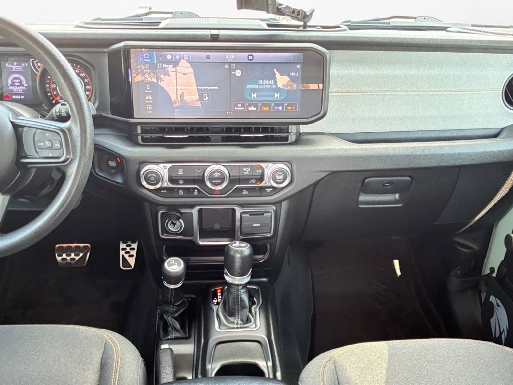 Used 2024 Jeep Wrangler Sport AWD/4WD image 3