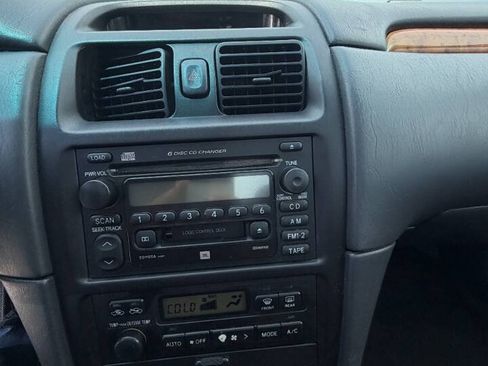 Used 2002 Toyota Solara SE FWD image 10