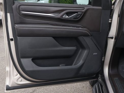 Used 2021 GMC Yukon Denali w/ LPO, Illumination Package image 15