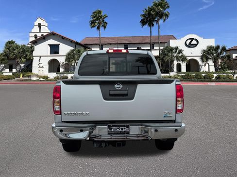 Used 2017 Nissan Frontier SV w/ SV Value Truck Package RWD image 3
