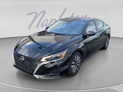 Used 2024 Nissan Altima 2.5 SV FWD image 4