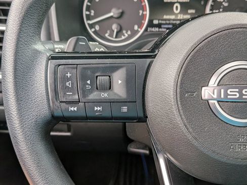 Used 2023 Nissan Rogue SV FWD image 19