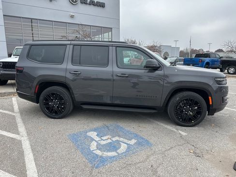 New 2025 Jeep Wagoneer Series II w/ Convenience Group I image 38