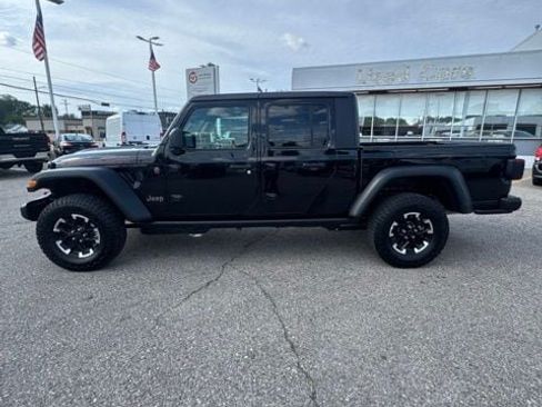 Used 2026 Jeep Gladiator Rubicon AWD/4WD image 8