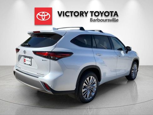 New 2026 Toyota Highlander Platinum AWD/4WD image 7
