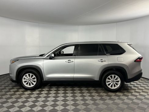 Used 2025 Toyota Grand Highlander AWD image 10