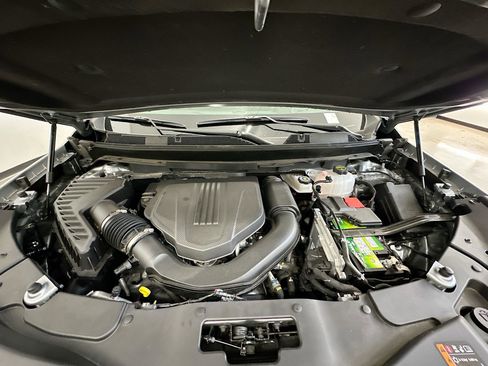 Used 2025 Chevrolet Traverse LT image 36