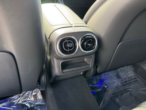 Certified 2025 Mercedes-Benz GLC 300 GLC 300 image 19