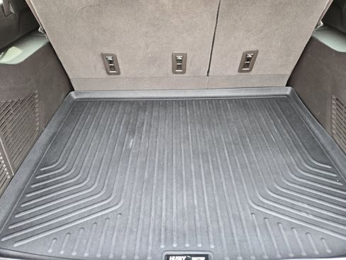 Used 2022 GMC Yukon XL Denali w/ Denali Premium Package image 34