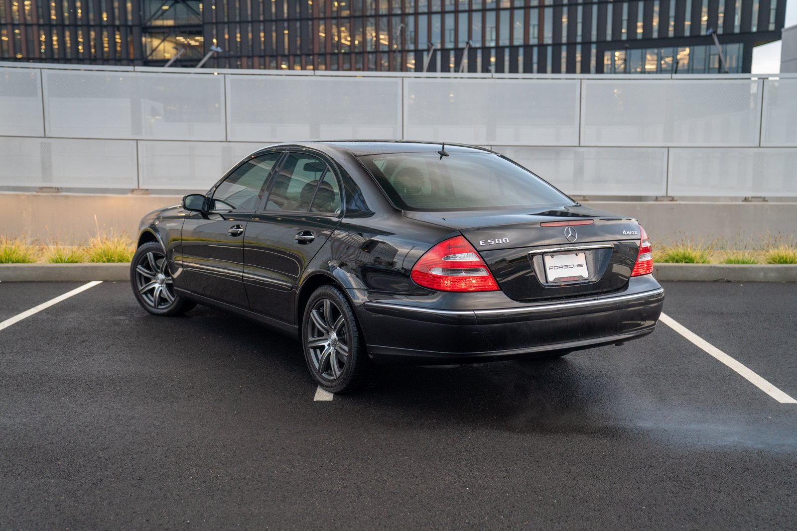 Used 2005 Mercedes-Benz E 500 4MATIC Sedan image 3