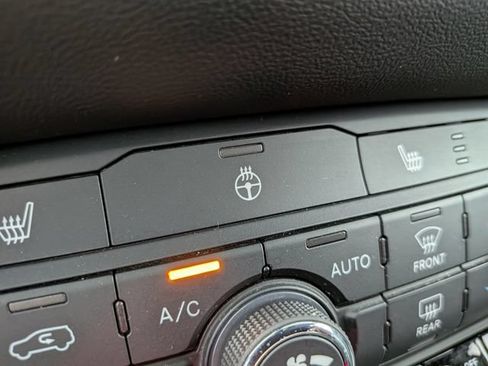 Used 2025 Dodge Durango GT AWD/4WD image 10