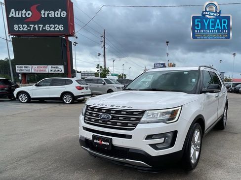 Used 2017 Ford Explorer XLT w/ Equipment Group 202A image 1