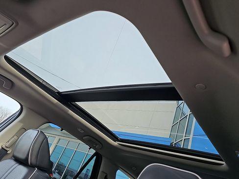 Used 2023 Honda Pilot Elite image 16