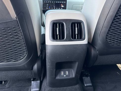 Used 2024 Hyundai Tucson Limited image 16