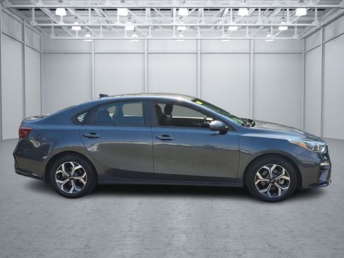 Used 2021 Kia Forte LXS image 6